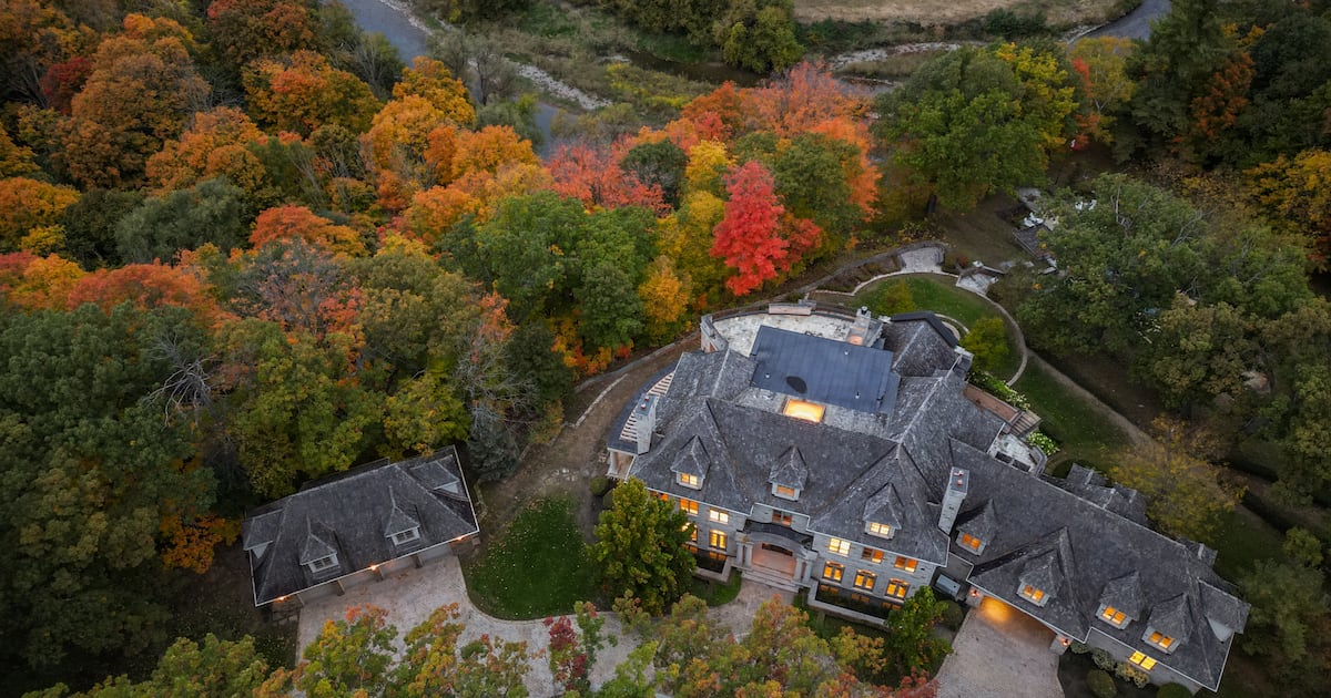 This nearly $20M Mississauga home has private golf course access. Here’s a look inside – CP24