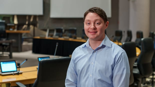 Councillor, transit union to face off over private bus service in rural Ottawa