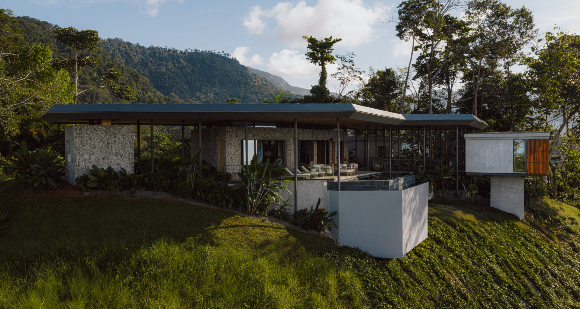 Casa Komorebi / Studio Saxe