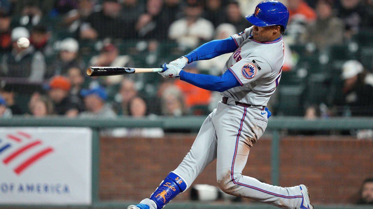 Mets slugger Juan Soto exits because of right calf tightness