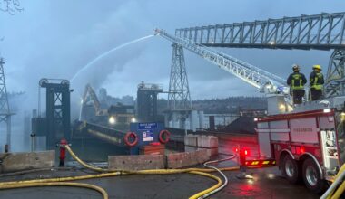 No one injured after a barge fire in Surrey, B.C., sent heavy smoke into air – Winnipeg Free Press