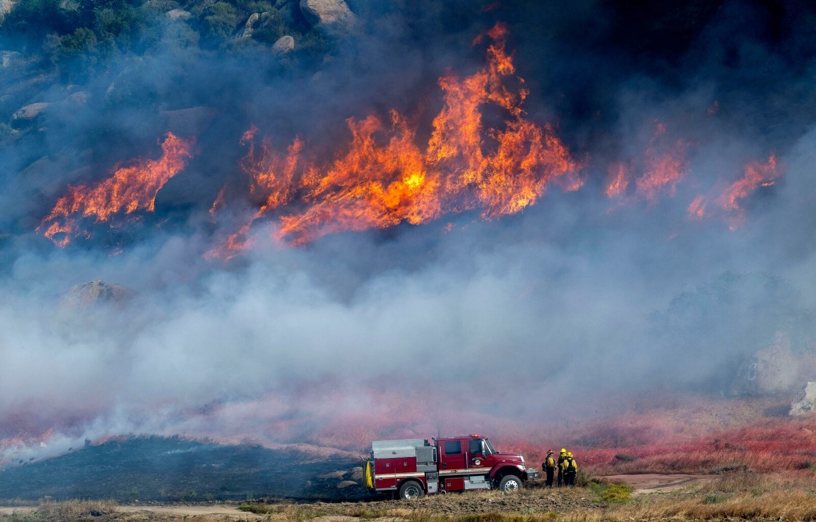 Crews making progress containing Southern California wildfire as some mandatory evacuations remain – Winnipeg Free Press