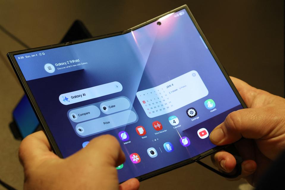 New Samsung Images Confirm Galaxy Z Fold 8 ‘Wide’ Details