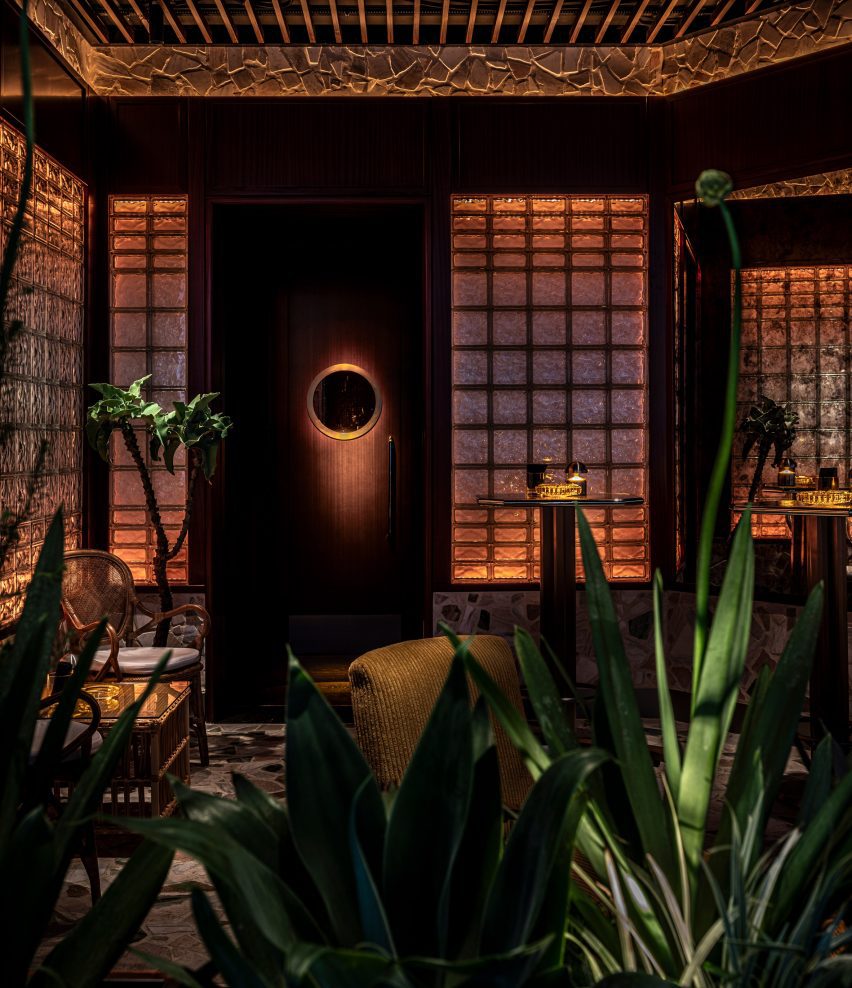 Pirajean Lees interior, Hong Kong