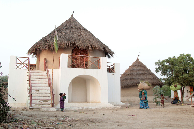 Building Light in a Flood Zone: Architecture for Seasonal Inundation - Image 3 of 11