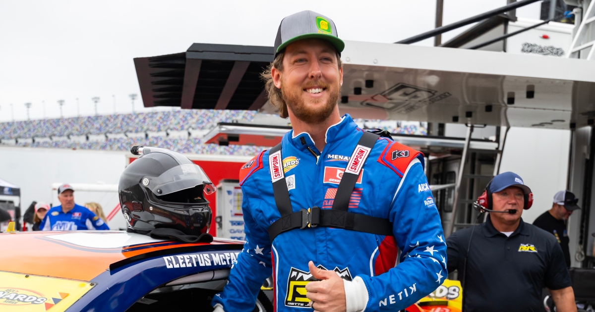Feb 21, 2026; Auburn, Alabama, USA; Kentucky Wildcats guard Denzel Aberdeen (1) runs a play against the Auburn Tigers during the first half at Neville Arena. Mandatory Credit: John Reed-Imagn Images