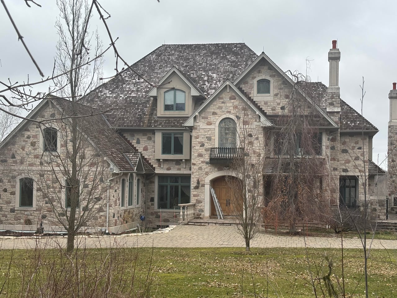 Robert Freeman built this 13,000 square-foot mansion known as Avalon after his company London Telecom was sold in 1999. 