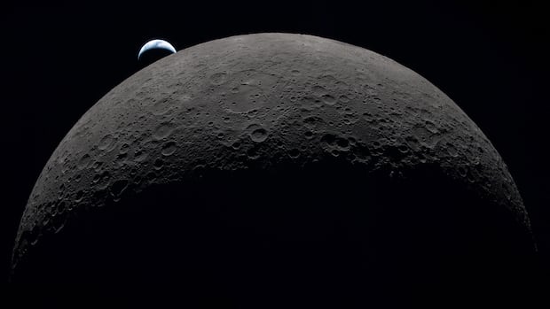Artemis II astronauts capture stunning 'Earthset' photo