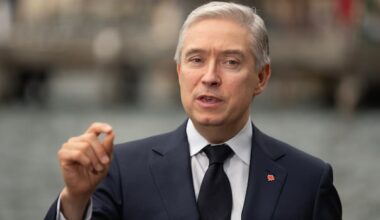 Conservatives call for ethics probe of Champagne as questions raised over high-speed rail