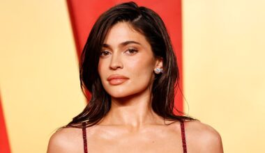 Kylie Jenner poses in bikini to promote new electrolyte product line