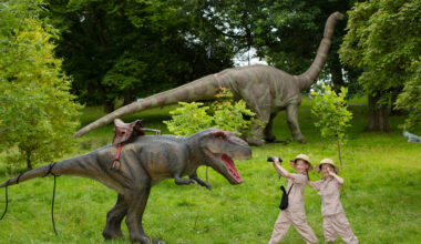 Life-Size Dinosaurs Roaring Into Montreal, Ottawa & Toronto