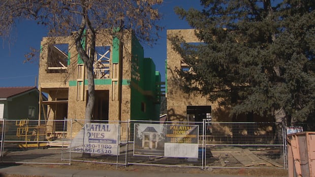 Calgary city council passes first reading to repeal blanket rezoning