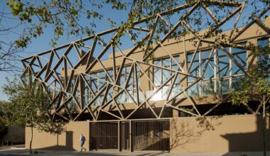 Granja Assembly / Lousinha Arquitectos