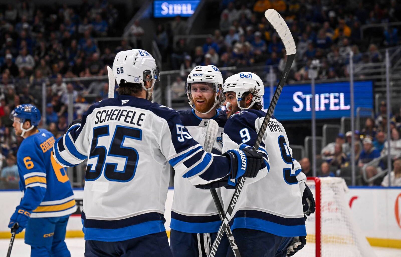 Jets beat Blues to keep playoff hopes alive – Winnipeg Free Press