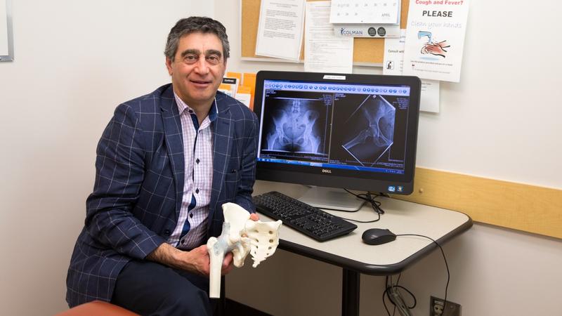 Neumann's Notes: Dr. Mohtadi receives Football Distinguished Alumni Award