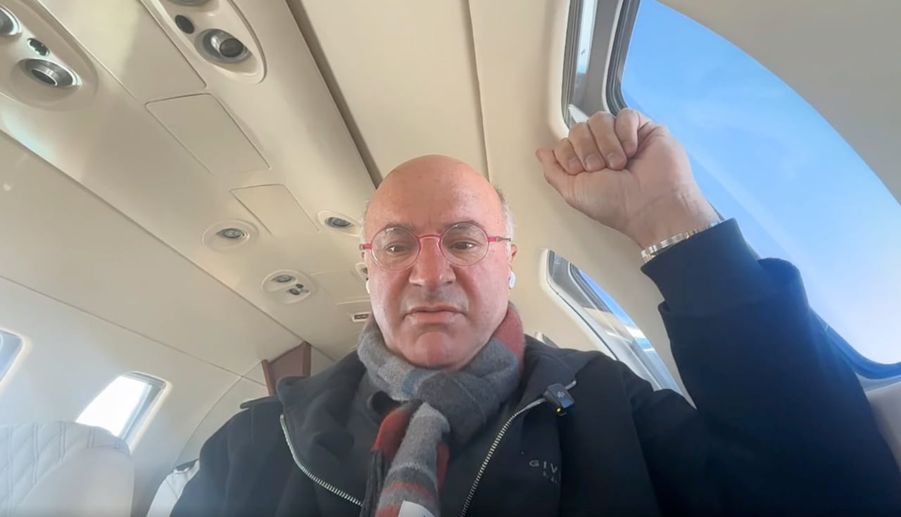 Kevin O'Leary screenshot in a plane.