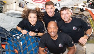 Artemis II crew prepare for re-entry into Earth's atmosphere