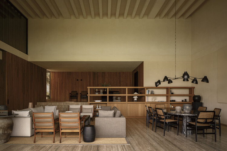 PUKKUN Residence / REIMS 502 - Interior Photography, Wood, Table, Chair