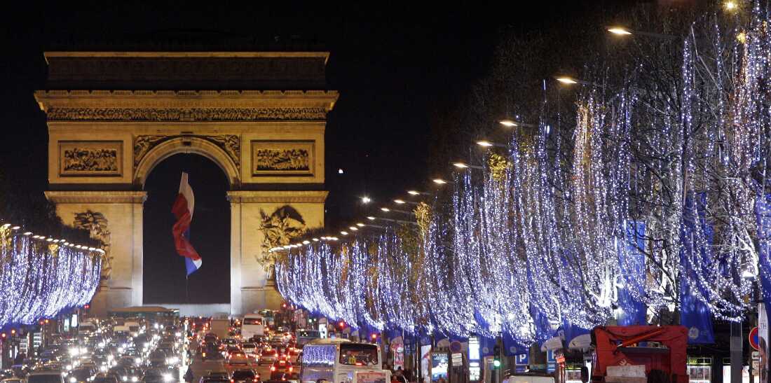 The Arc de Triomphe in Paris as part of the city's Christmas celebrations (2007).