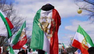 Iranian Canadians call on U.S. to keep up military pressure at embassy rally