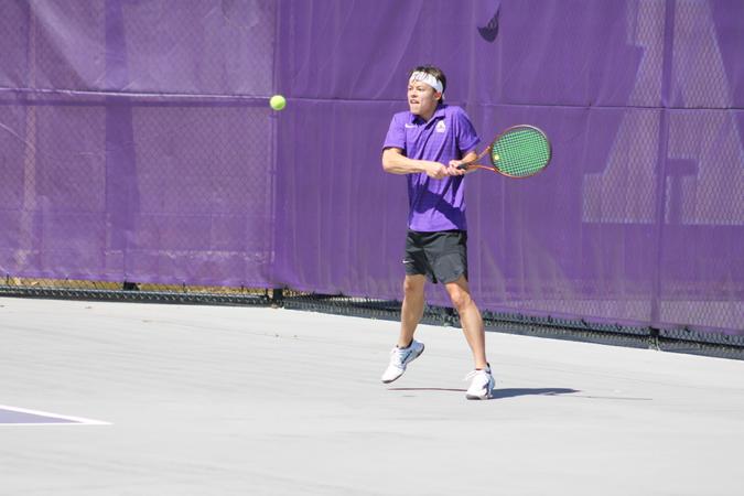 Men's Tennis Falls in MIAA Match to Calvin