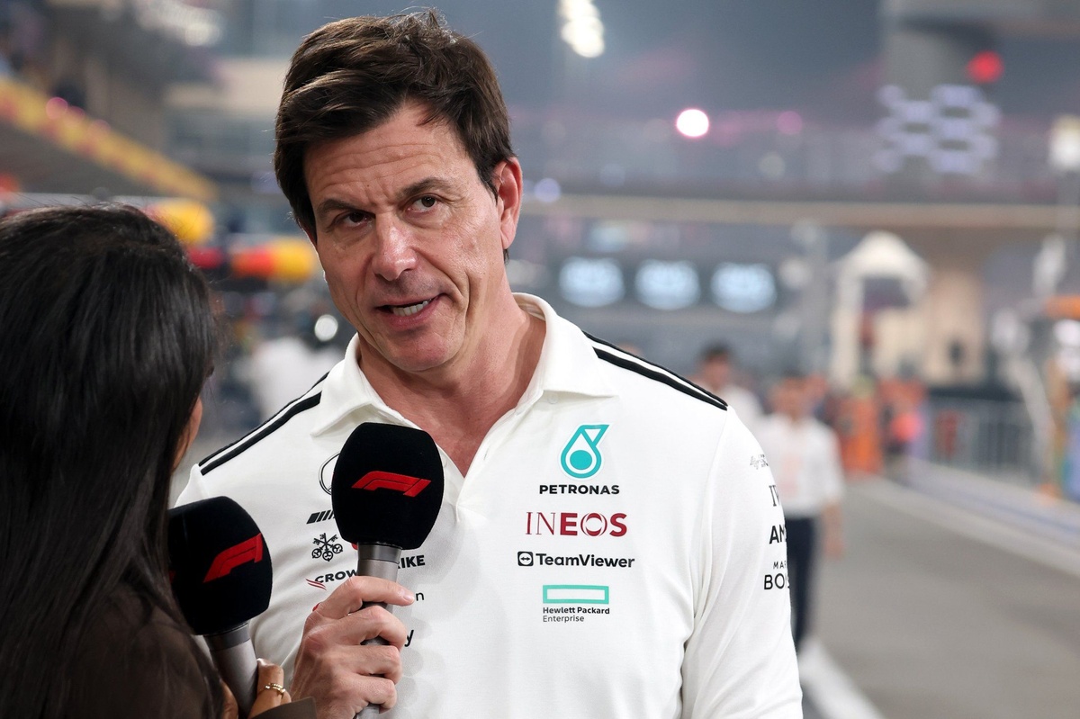 Toto Wolff opens up on shock plan to sack Lewis Hamilton and Nico Rosberg in 2016 battle