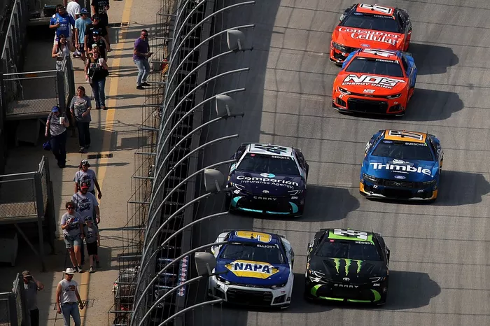 Chase Elliott, Hendrick Motorsports, Riley Herbst, 23XI Racing, Tyler Reddick, 23XI Racing, Chris Buescher, RFK Racing, Ricky Stenhouse Jr., HYAK Motorsports