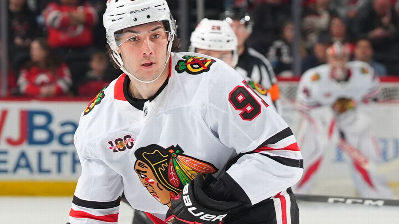 Blackhawks forward Frank Nazar loses 2 teeth, will wear cage