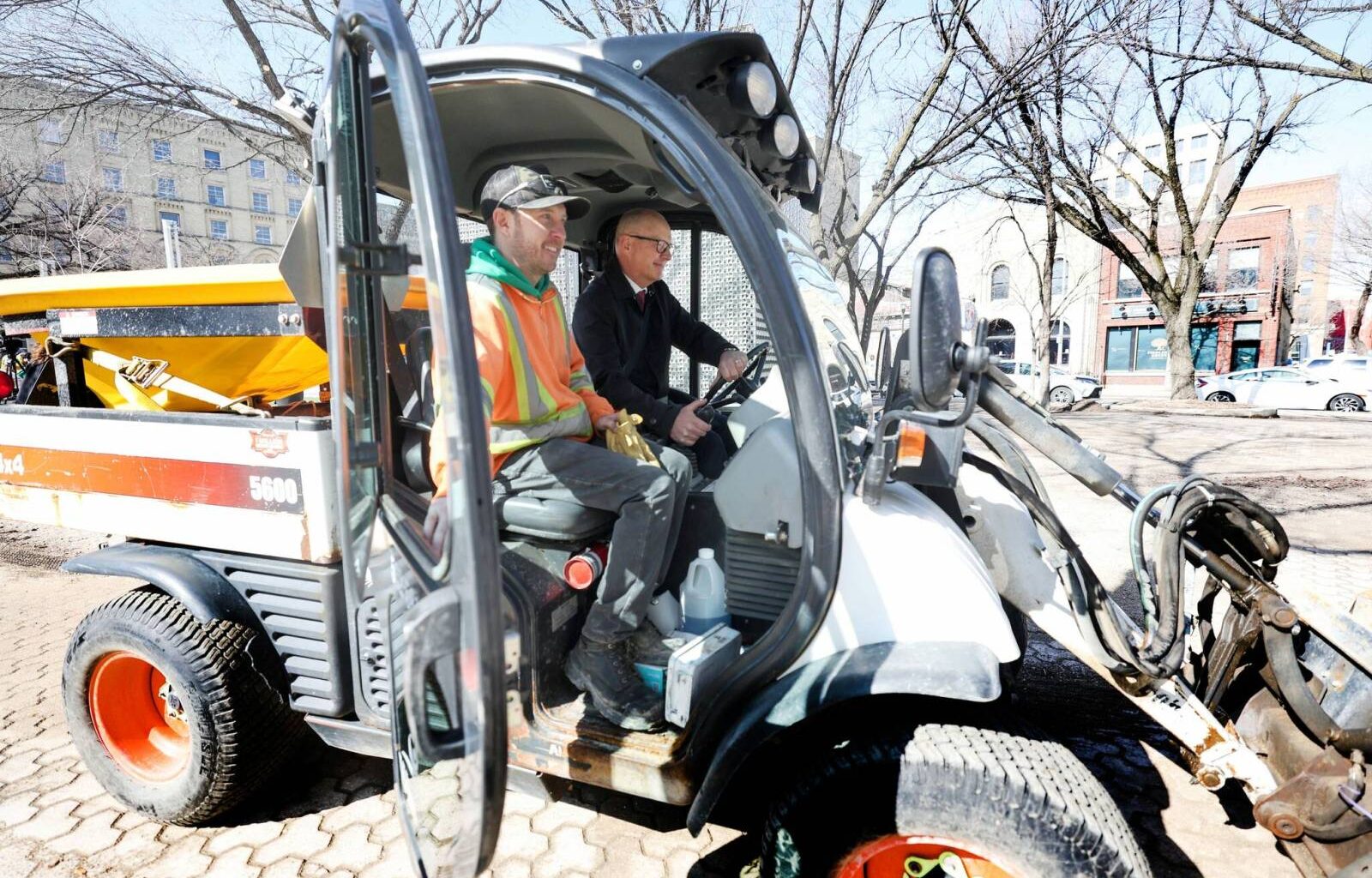 Spruce-up spree sweeps through downtown – Winnipeg Free Press