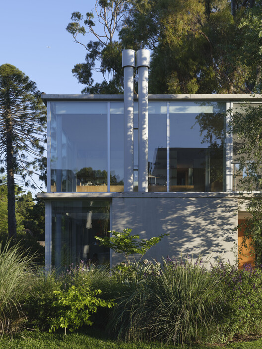 Eucalyptus House / Julia Yako + Laura Marino - Image 3 of 24