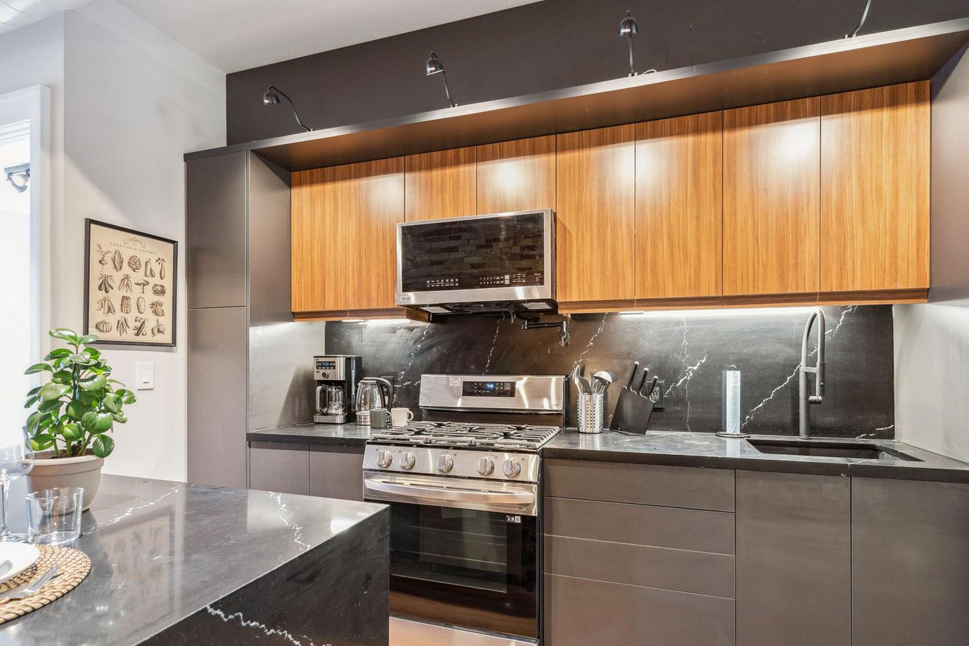 1320 Queen Street West Toronto 