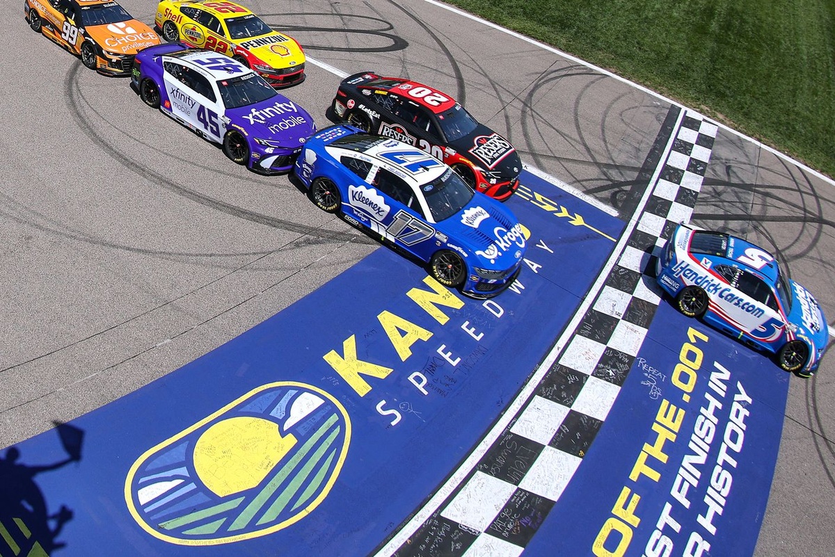 Weekend schedule, start time, TV