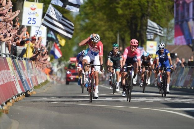 Looking for Van der Poel during Amstel Gold Race? You’ll find him on the golf course
