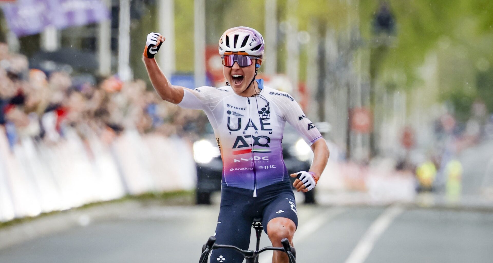 Paula Blasi celebrates as she wins the women's 2026 Amstel Gold Race (Photo: Marcel Van Hoorn / ANP / AFP)