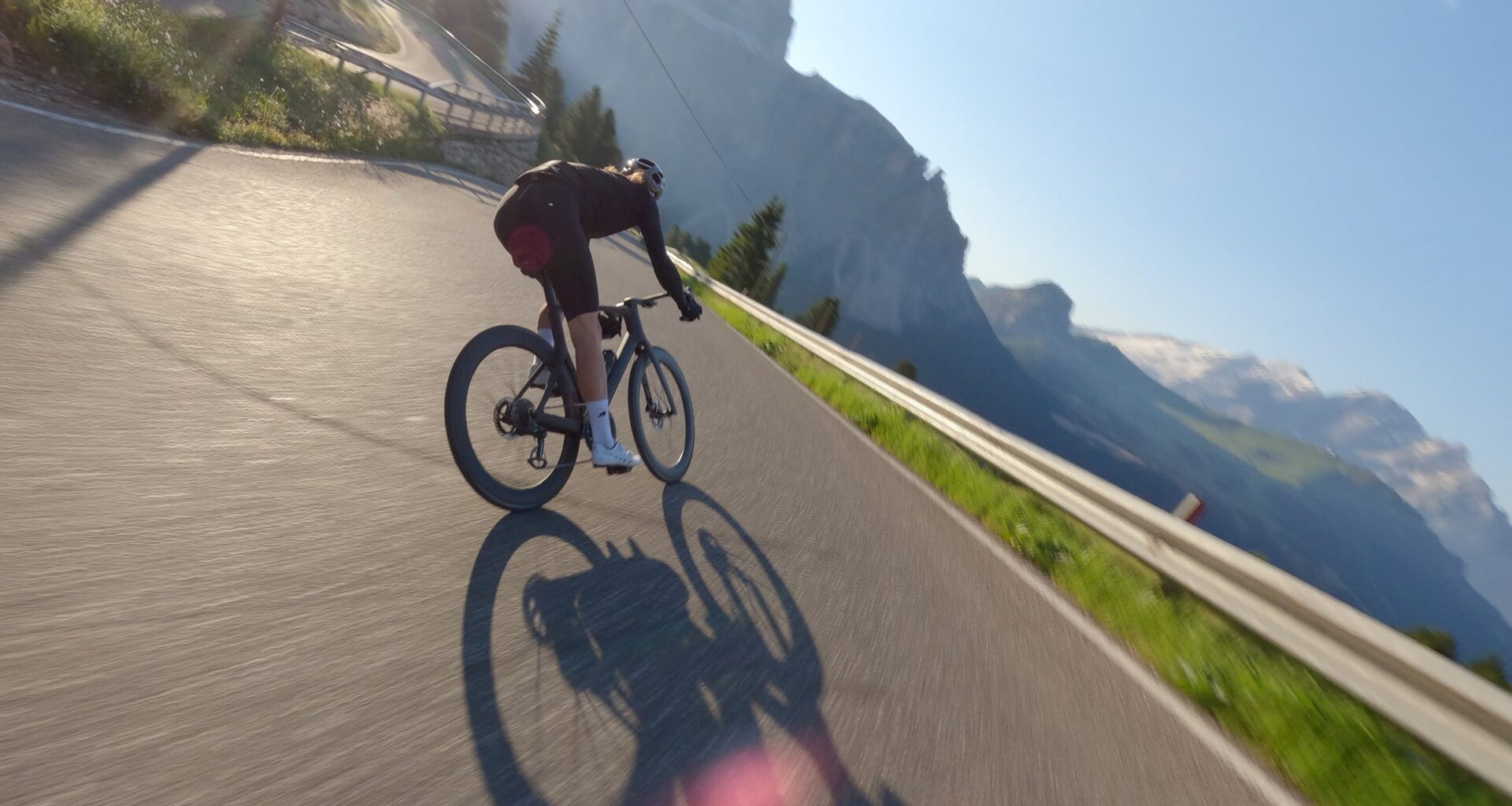 A thrilling descent in the Italian Dolomites (Photo: Pray for Speed)