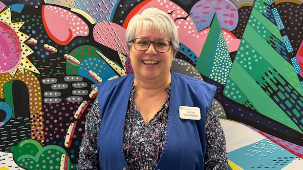 From patient to volunteer: Cancer survivor now helps others navigate care