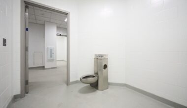 Manitoba’s former chief psychiatrist applies for court challenge of detention law – Winnipeg Free Press