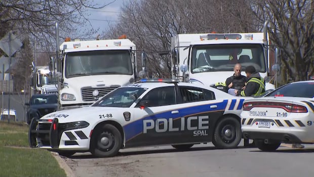 Pedestrian dead after collision with street sweeper in Boucherville, Que.