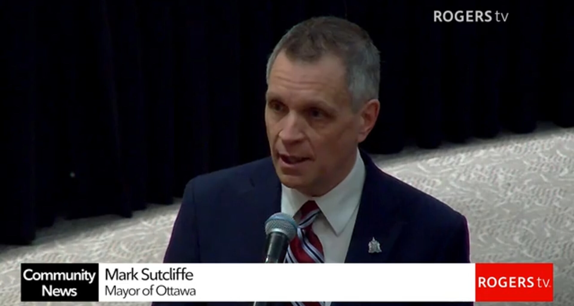 Ottawa's mayor confirms talks with province on LRT upload