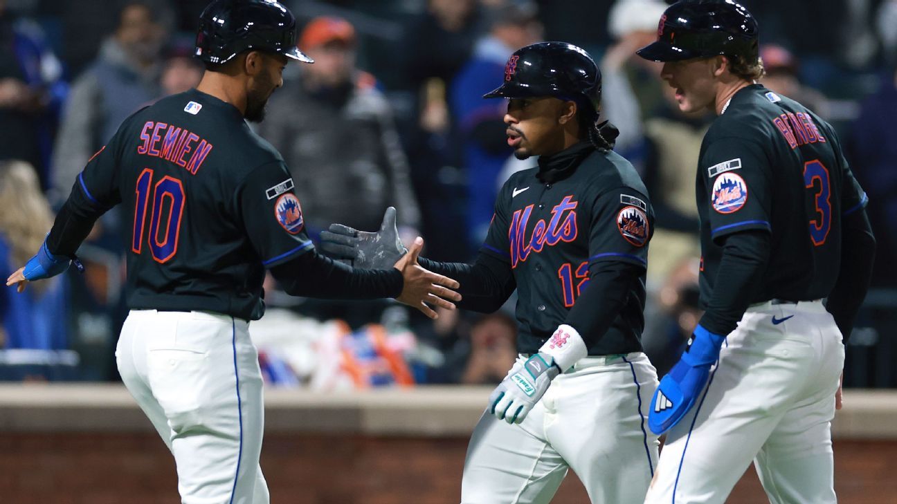 Fans of scuffling Mets mostly stay home on chilly N.Y. night