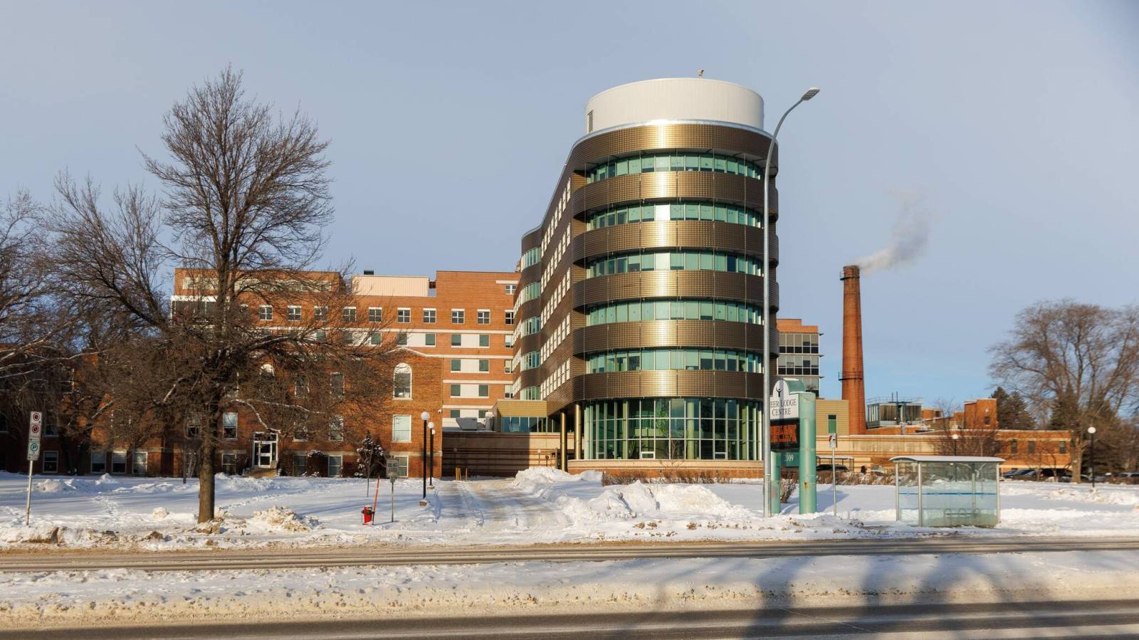 Deer Lodge Centre employee attacked outside building – Winnipeg Free Press