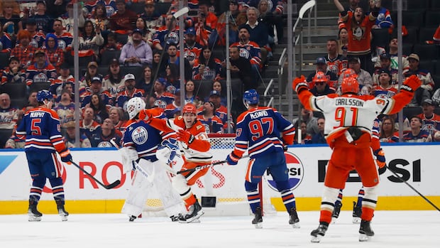 Gauthier scores twice as Ducks beat Oilers 6-4 in Game 2 of playoff series
