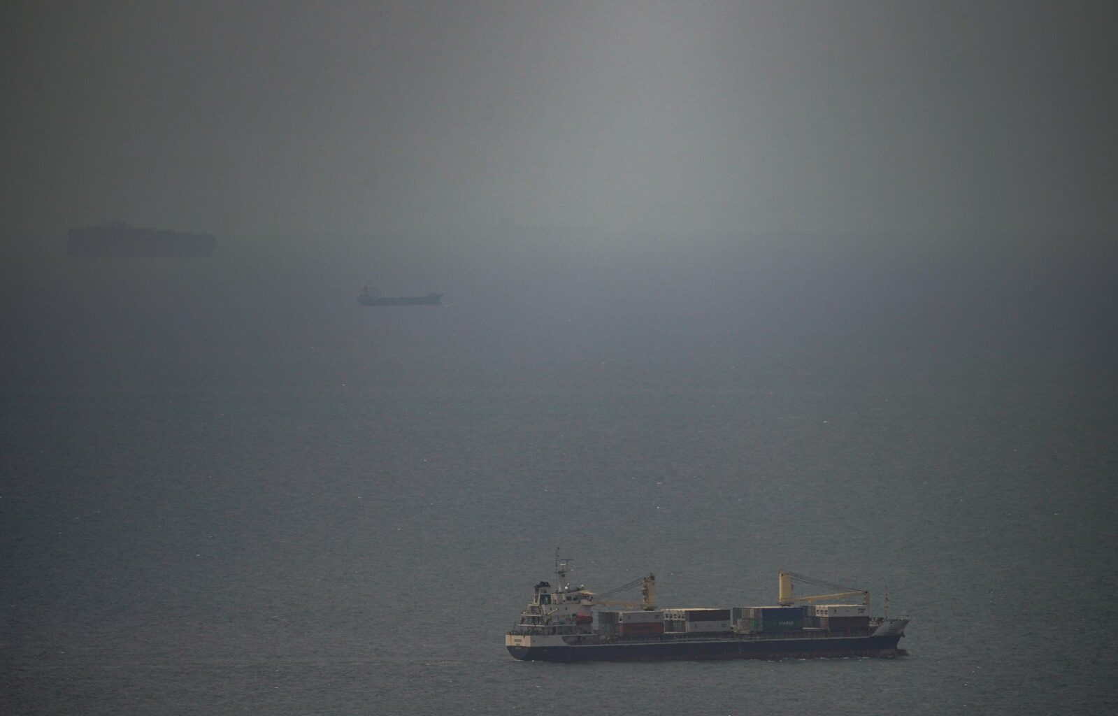 Trump orders US military to ‘shoot and kill’ Iranian small boats choking Strait of Hormuz – Winnipeg Free Press