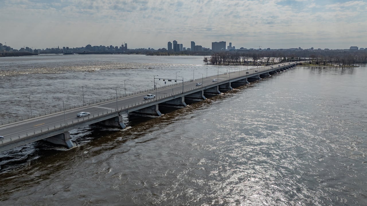 A bridge connecting Ottawa and Gatineau, Que.