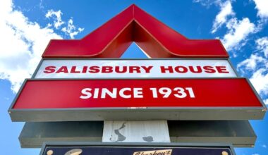 Winnipeg mayor, councillors raise questions after Salisbury House loses contract to U.S. company