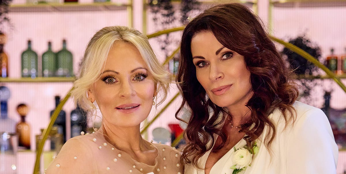 Coronation Street fans praise "unbelievably perfect" episode as Carla and Lisa