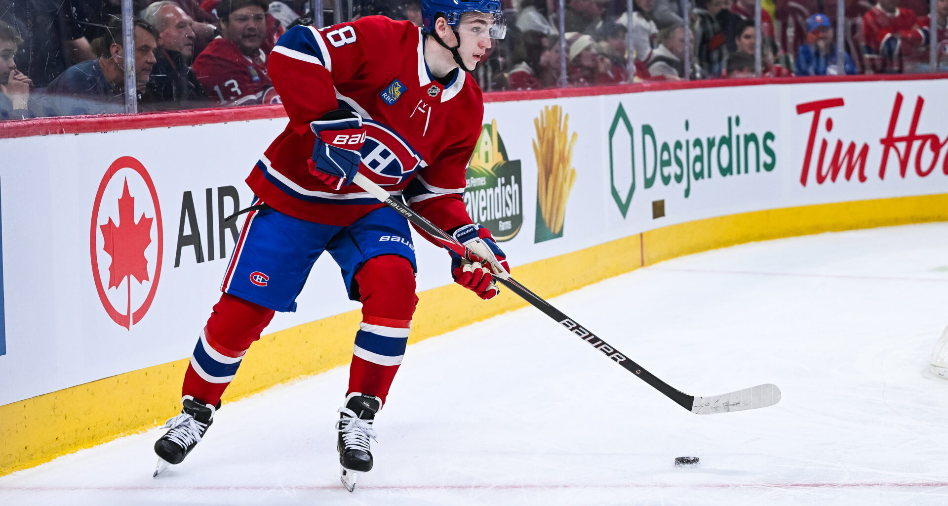 Lane Hutson’s booming shot puts Montreal up 2-1