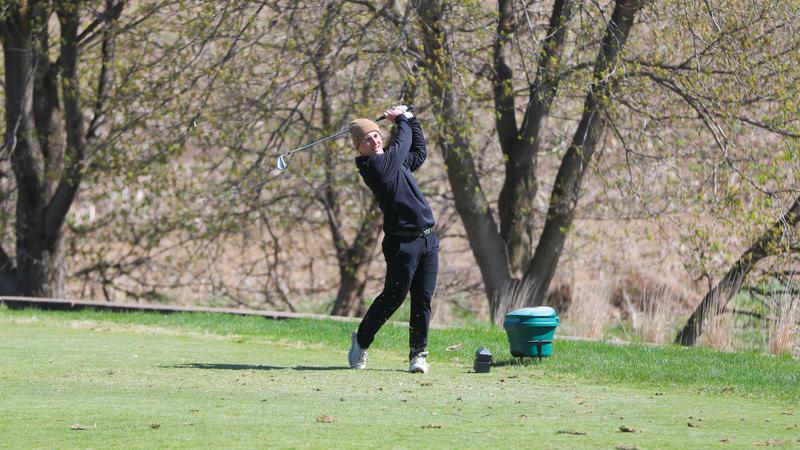 Men's Golf Sits in Second After 18 Holes at Saint John's Spring Invitational