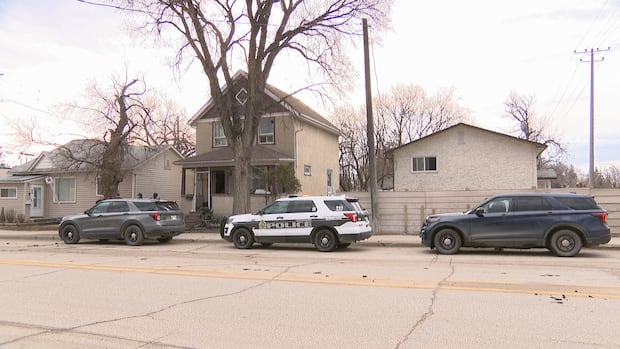 2 men face drug trafficking charges after Elmwood home connected to 30 overdoses, Winnipeg police say