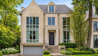 This $12.8M home in Toronto has won interior design awards. Take a look inside the never-before-lived-in property – CP24